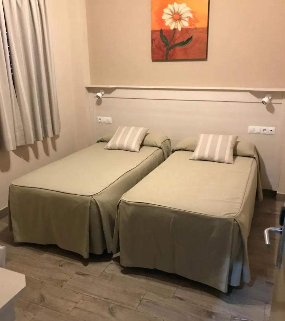 Hostal Los Encinares Villanueva de Cordoba Guest house